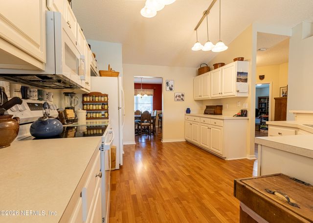 556 WHITFIELD Road, Jacksonville, FL 32221