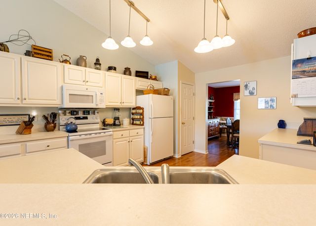 556 WHITFIELD Road, Jacksonville, FL 32221