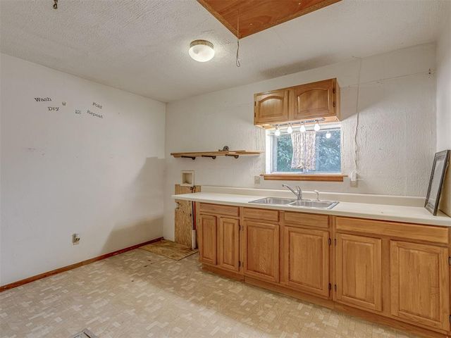 4037 Mallard Drive, Del City, OK 73115