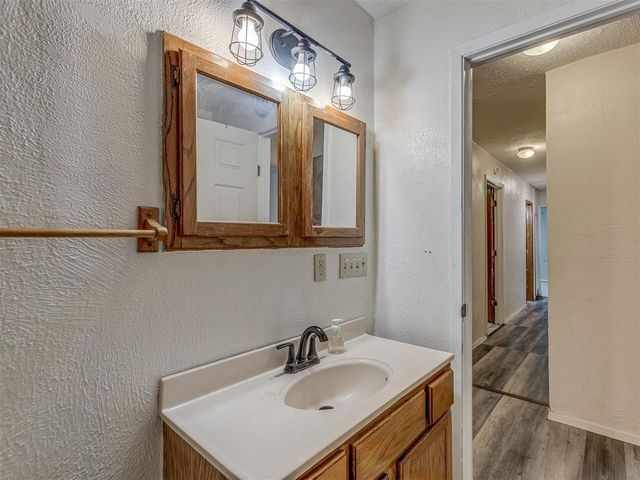 4037 Mallard Drive, Del City, OK 73115
