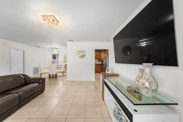 795 SE 17th Street 795, Deerfield Beach, FL 33441