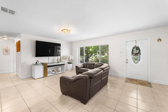 795 SE 17th Street 795, Deerfield Beach, FL 33441