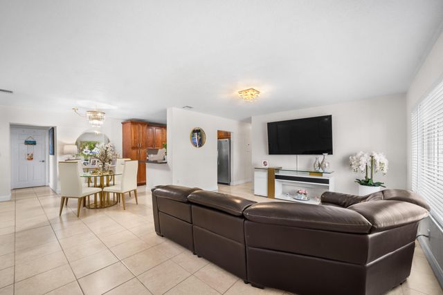 795 SE 17th Street 795, Deerfield Beach, FL 33441