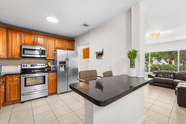 795 SE 17th Street 795, Deerfield Beach, FL 33441