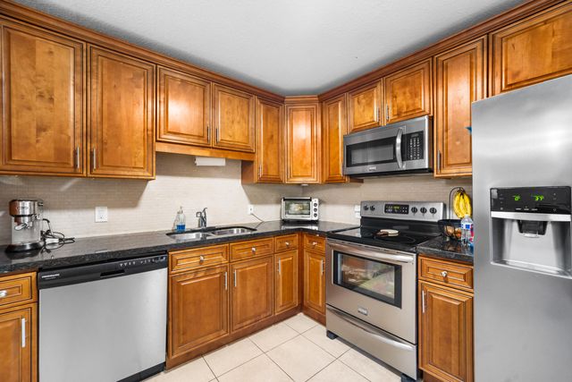 795 SE 17th Street 795, Deerfield Beach, FL 33441