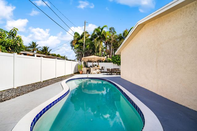 795 SE 17th Street 795, Deerfield Beach, FL 33441