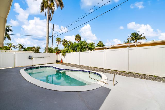 795 SE 17th Street 795, Deerfield Beach, FL 33441