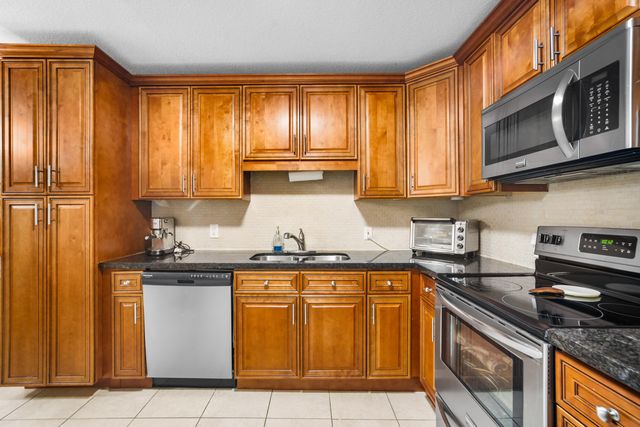 795 SE 17th Street 795, Deerfield Beach, FL 33441
