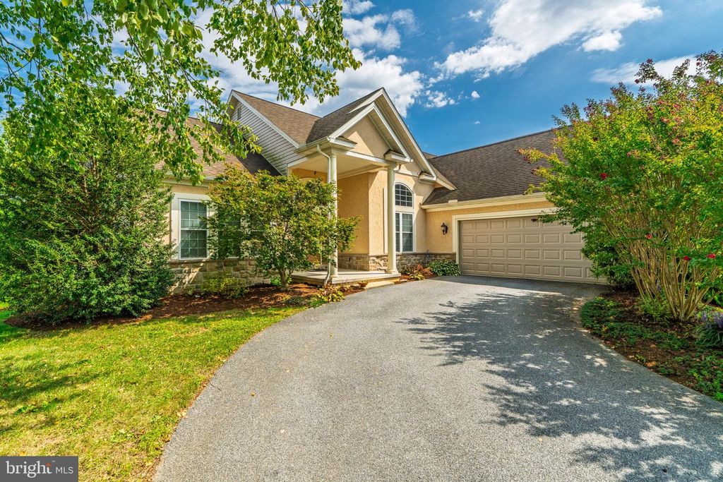 128 KILGANNON LN, Lancaster, PA 17603