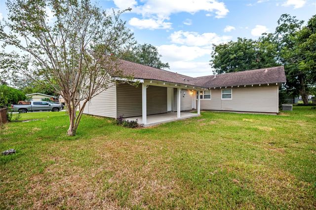 613 Grantham Road, Baytown, TX 77521
