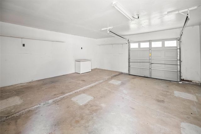 613 Grantham Road, Baytown, TX 77521