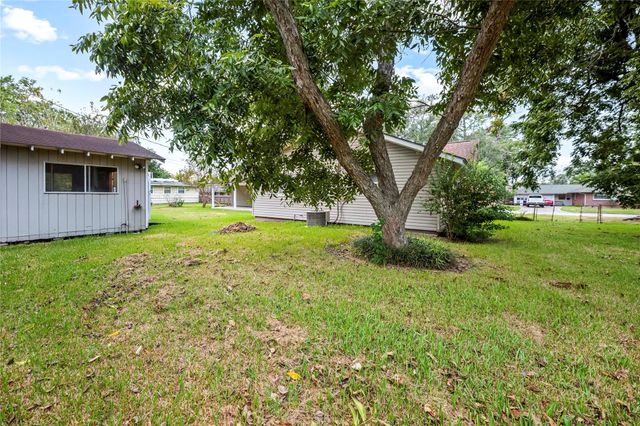 613 Grantham Road, Baytown, TX 77521