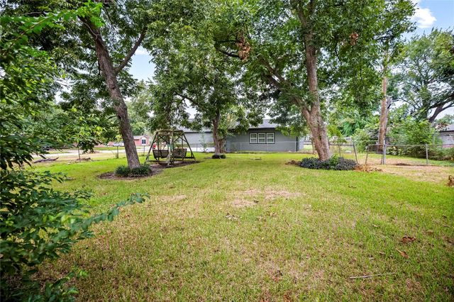 613 Grantham Road, Baytown, TX 77521