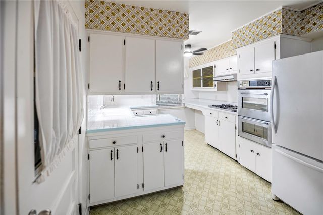 613 Grantham Road, Baytown, TX 77521