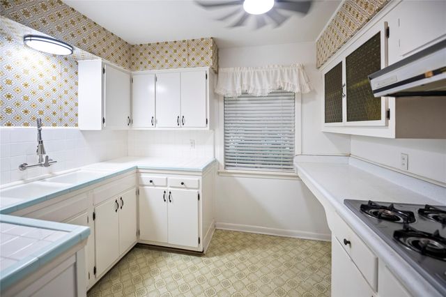 613 Grantham Road, Baytown, TX 77521