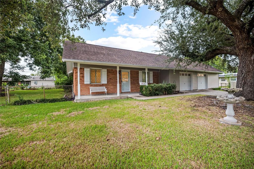 613 Grantham Road, Baytown, TX 77521