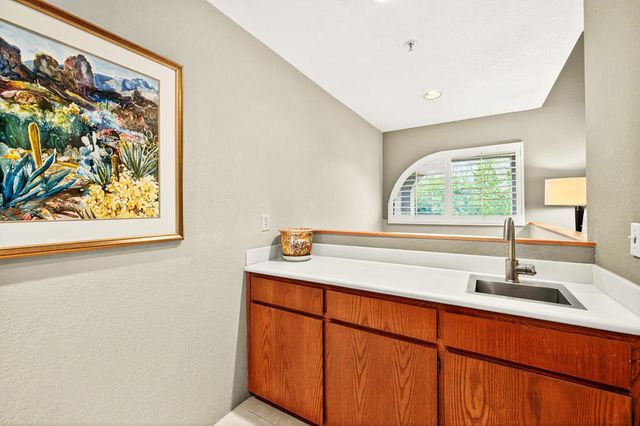 415 Village Square W, Palm Springs, CA 92262