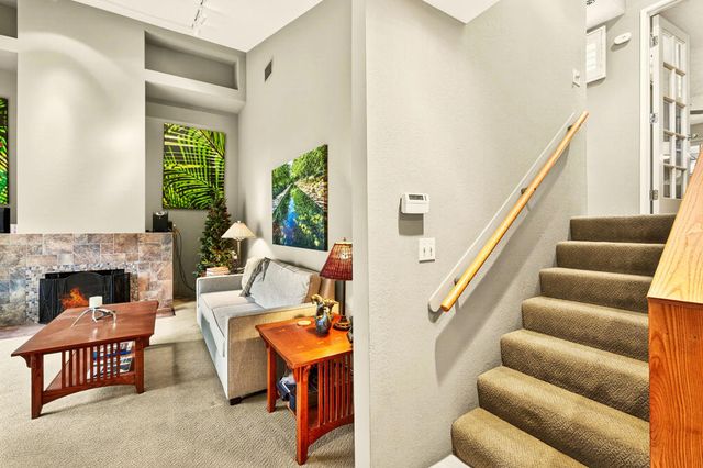 415 Village Square W, Palm Springs, CA 92262