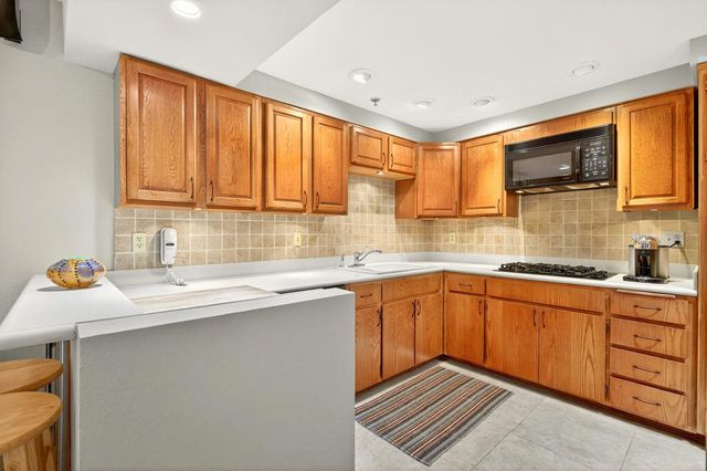 415 Village Square W, Palm Springs, CA 92262