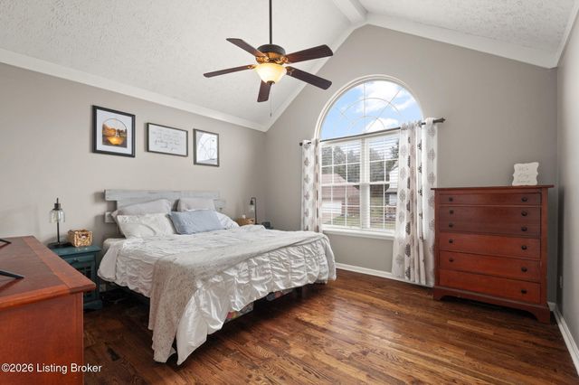 11520 Saratoga Club Rd, Louisville, KY 40299