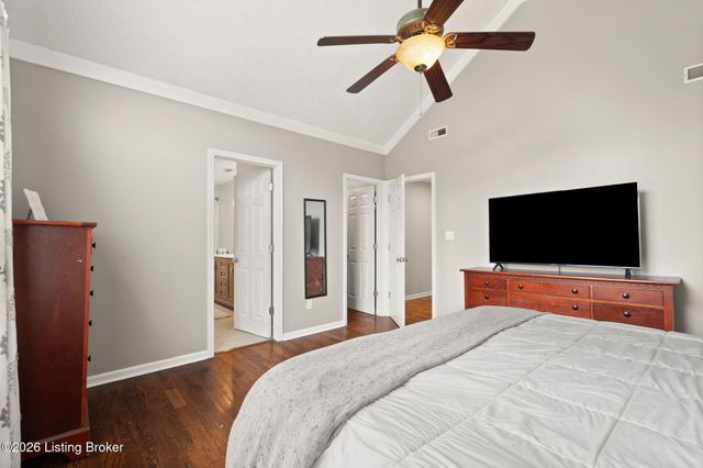 11520 Saratoga Club Rd, Louisville, KY 40299