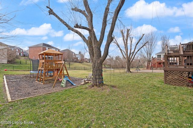 11520 Saratoga Club Rd, Louisville, KY 40299