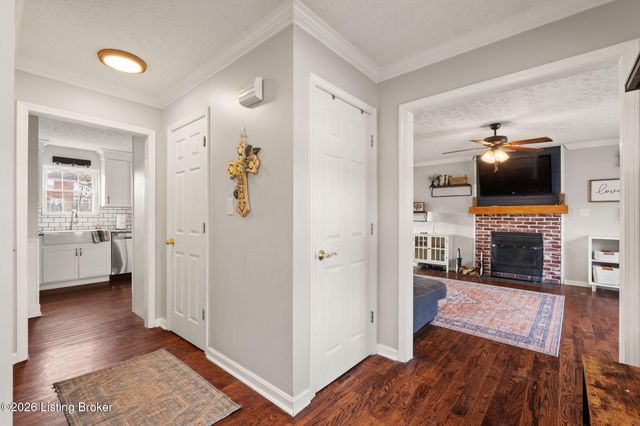 11520 Saratoga Club Rd, Louisville, KY 40299