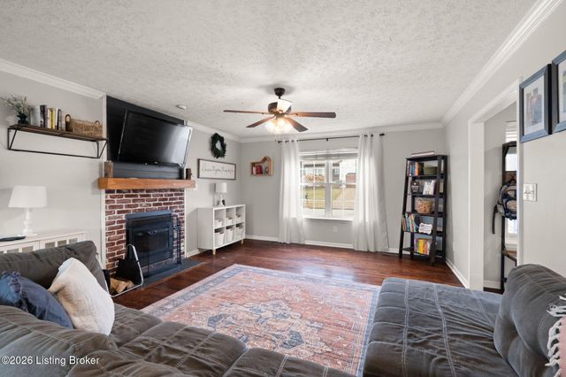 11520 Saratoga Club Rd, Louisville, KY 40299