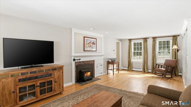 5 Shady Lane, Simsbury, CT 06092