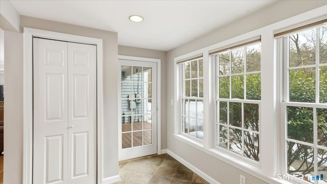 5 Shady Lane, Simsbury, CT 06092