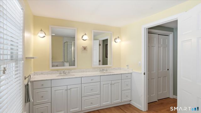 5 Shady Lane, Simsbury, CT 06092