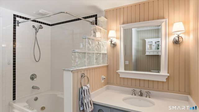 5 Shady Lane, Simsbury, CT 06092