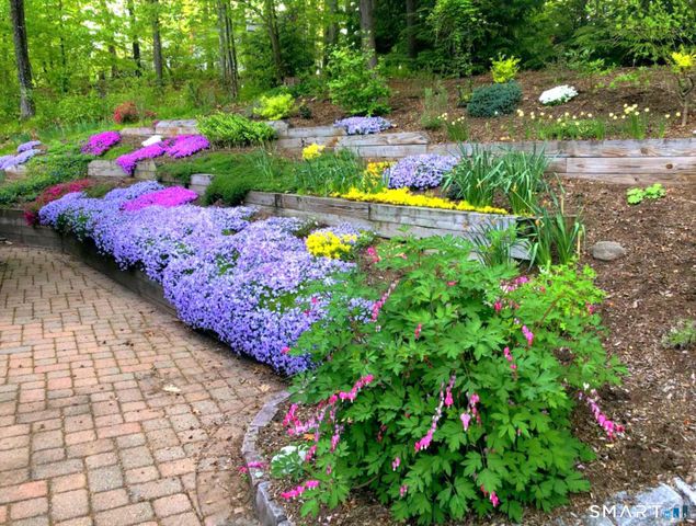 5 Shady Lane, Simsbury, CT 06092