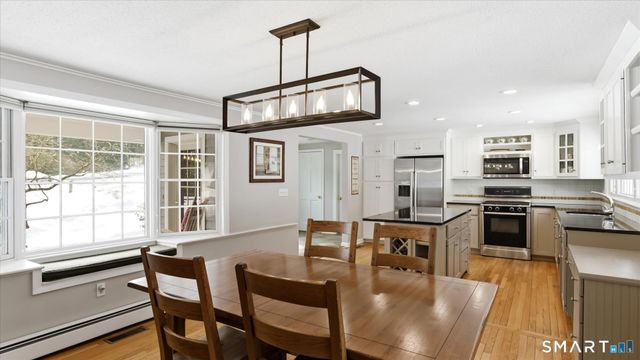 5 Shady Lane, Simsbury, CT 06092