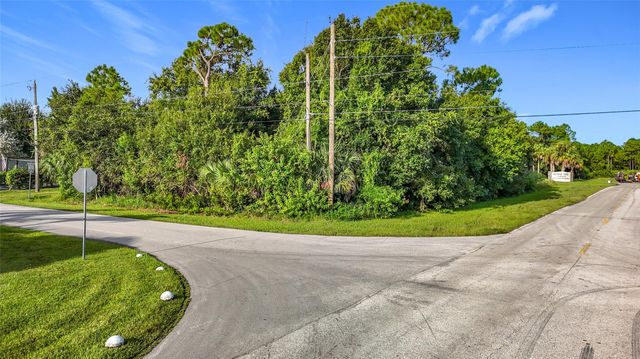 2192 SW Del Rio Blvd, Port St Lucie, FL 34953