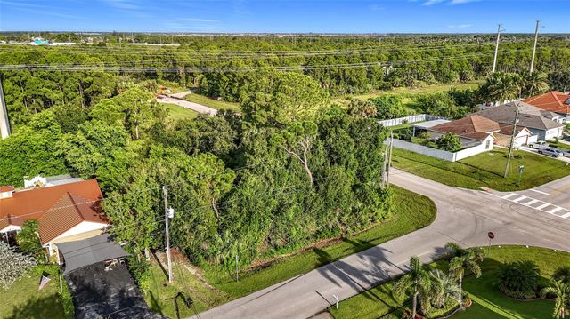 2192 SW Del Rio Blvd, Port St Lucie, FL 34953