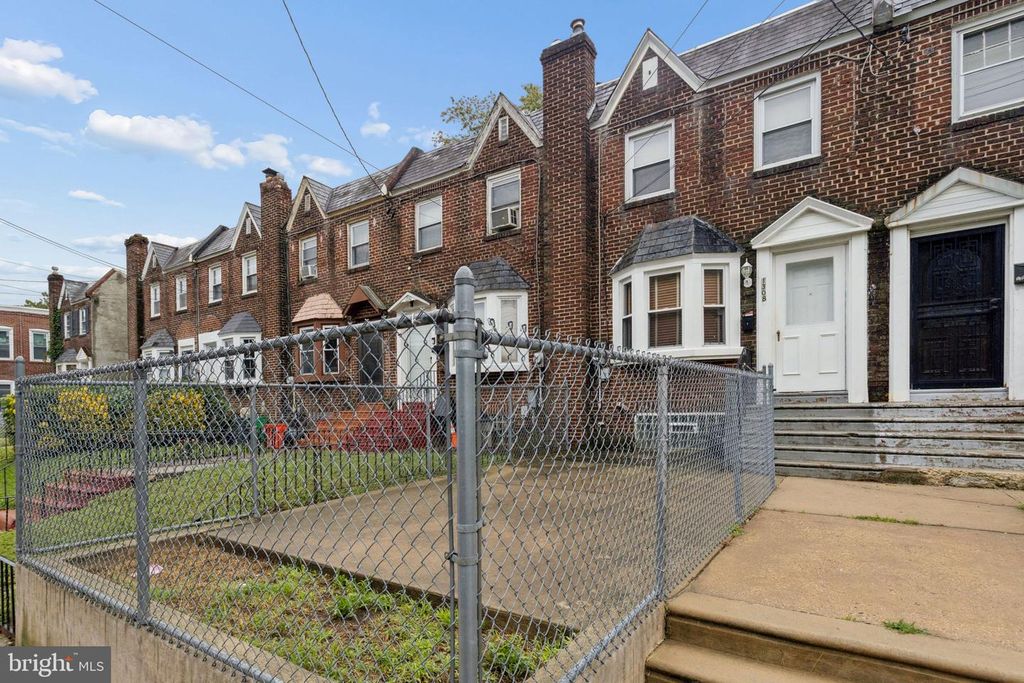 1308 SHERIDAN ST, CAMDEN, NJ 08104 — exterior