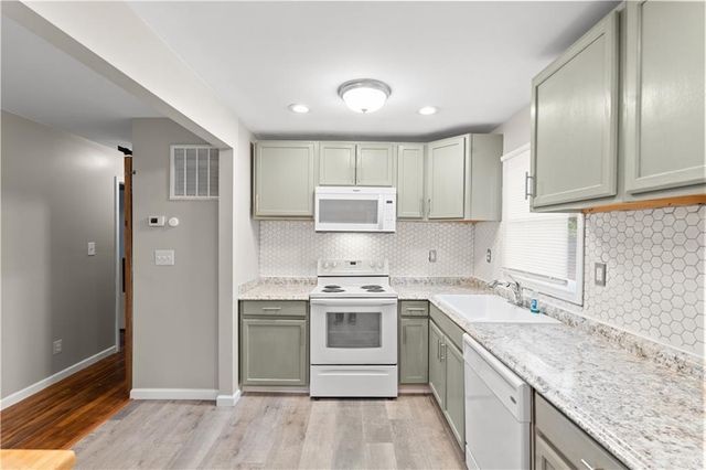 2161 Rochelle Way SW, Atlanta, GA 30349