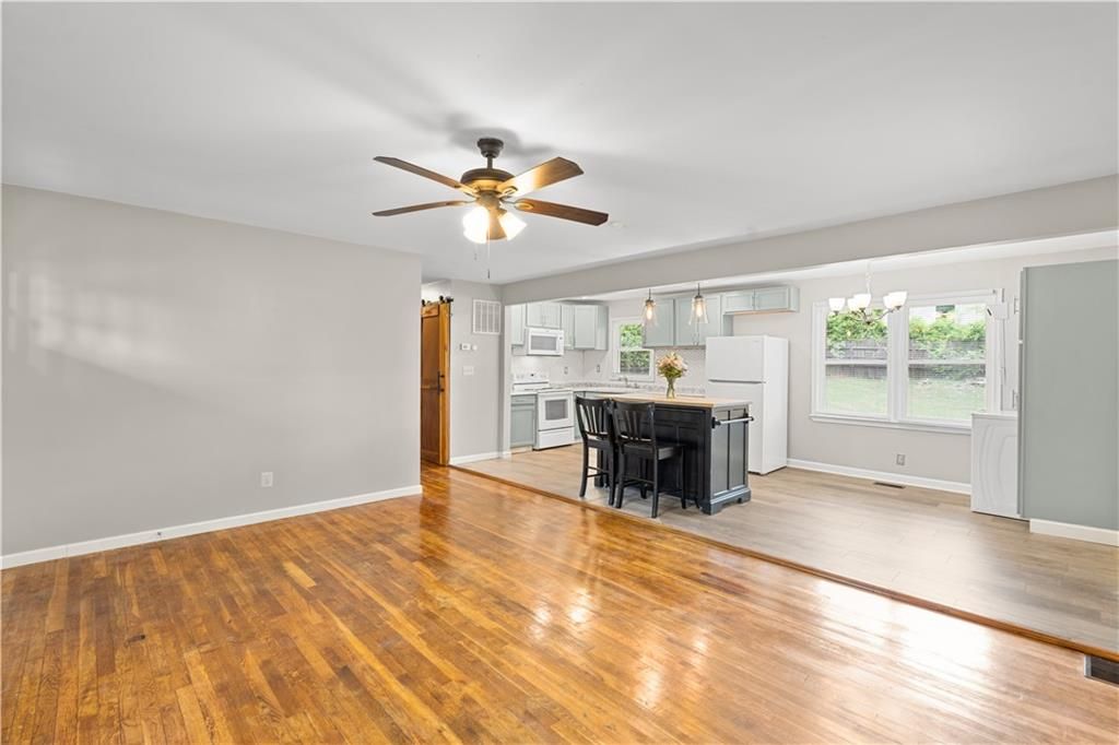 2161 Rochelle Way SW, Atlanta, GA 30349