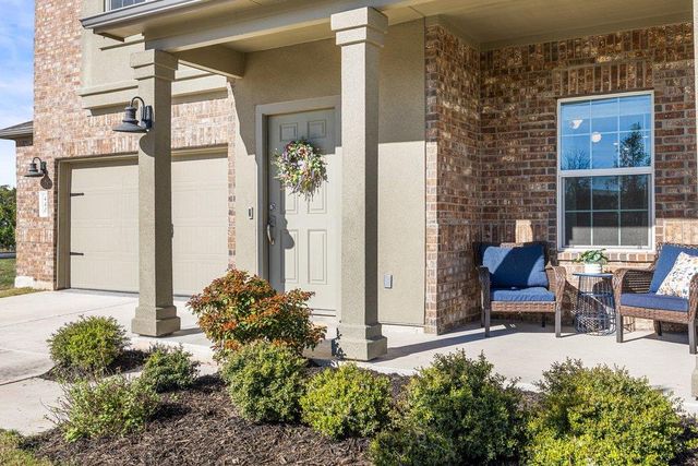 440 Wolf Springs RD, Georgetown, TX 78628