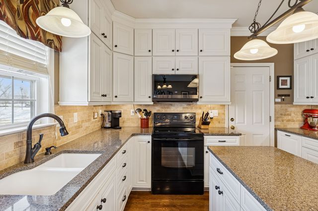 2710 Lydia Ct, Thompsons Station, TN 37179