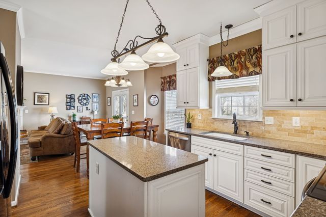 2710 Lydia Ct, Thompsons Station, TN 37179