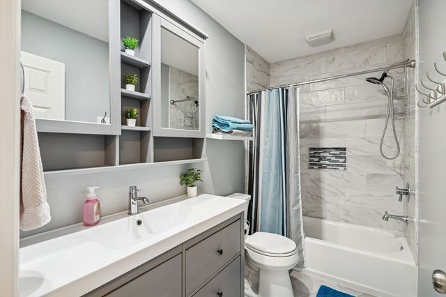 2710 Lydia Ct, Thompsons Station, TN 37179