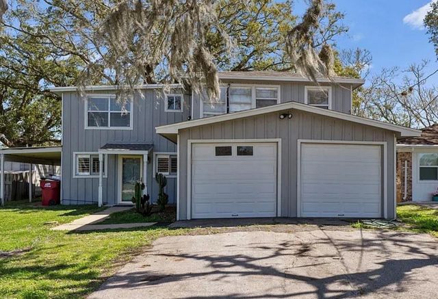 909 Private Road 652, Sargent, TX 77414