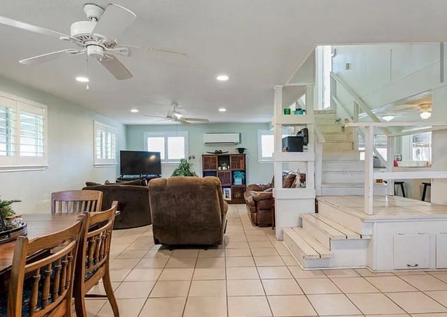 909 Private Road 652, Sargent, TX 77414