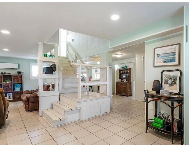 909 Private Road 652, Sargent, TX 77414