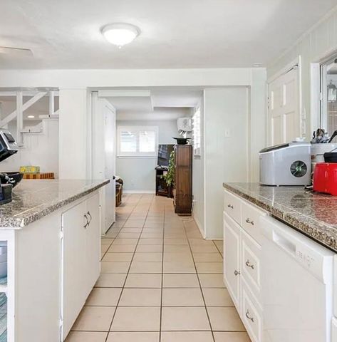 909 Private Road 652, Sargent, TX 77414