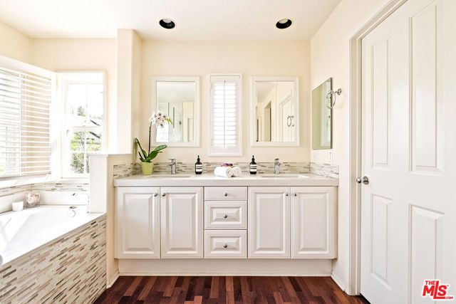 27062 Clarence Court, Valencia, CA 91355