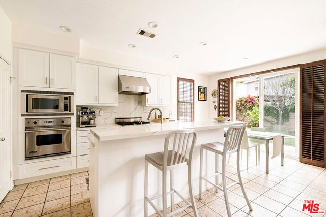 27062 Clarence Court, Valencia, CA 91355