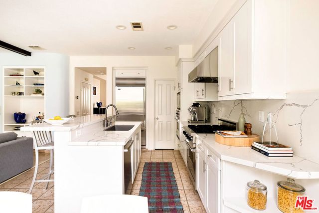 27062 Clarence Court, Valencia, CA 91355